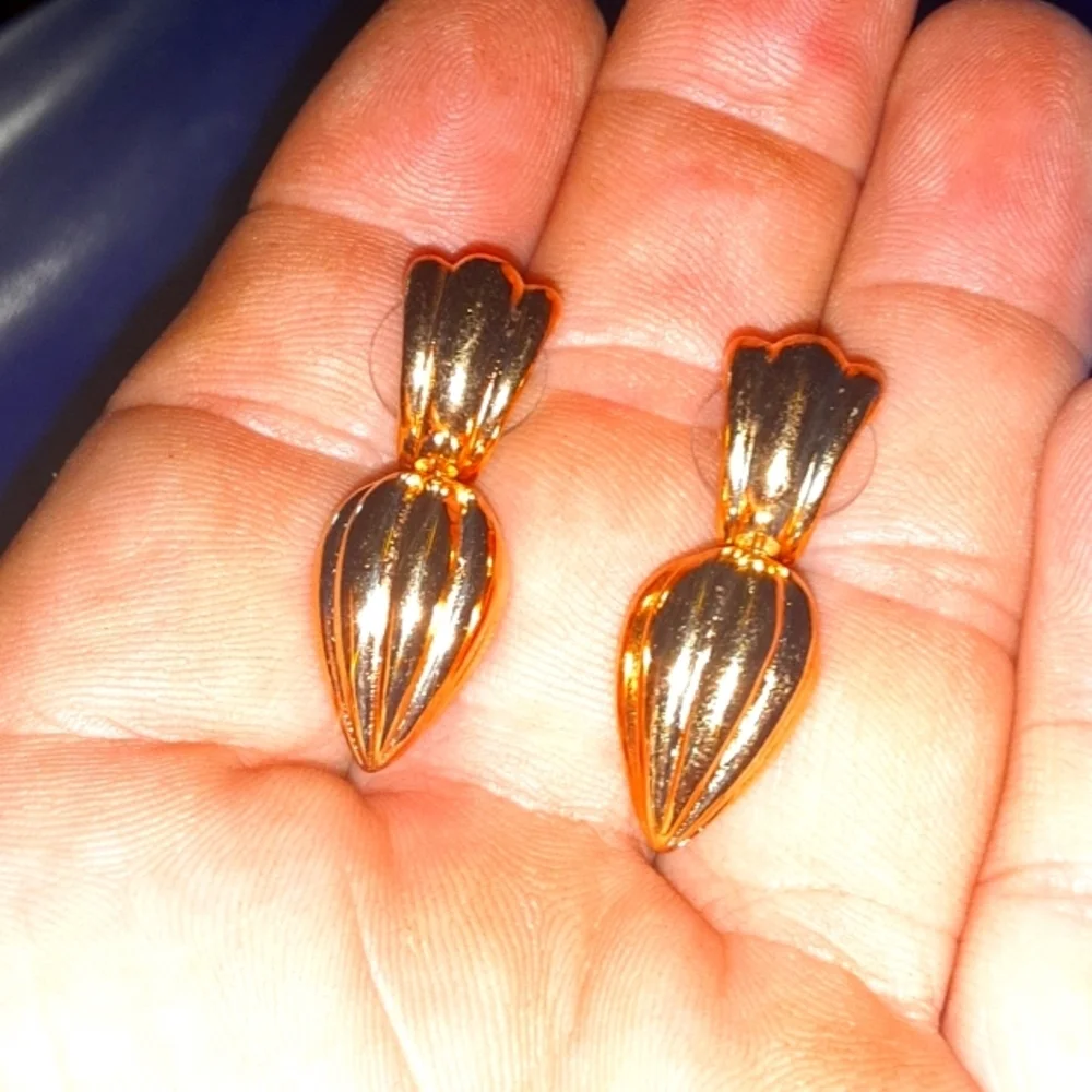Elegant Gold-Toned Women's Jewelry Earrings